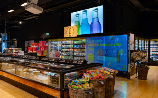 SUPERSCREENS im E center Warnow Park